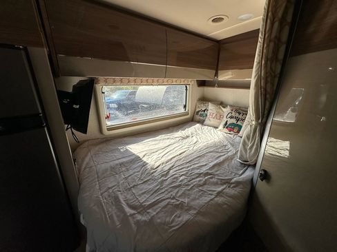 Used 2016 Mercedes-Benz Sprinter 3500 image 23