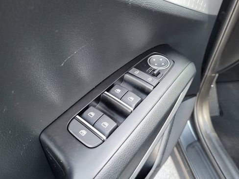 Certified 2025 Kia Soul LX w/ LX Technology Package image 27