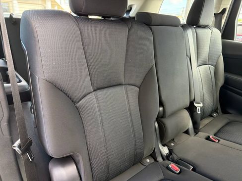 Used 2024 Subaru Ascent 8-Passenger AWD/4WD image 37