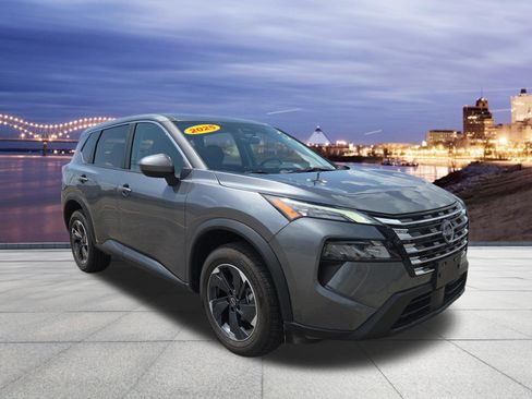 Used 2025 Nissan Rogue SV AWD/4WD image 4