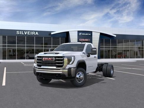 New 2026 GMC Sierra 3500 Pro w/ Convenience Package RWD image 8