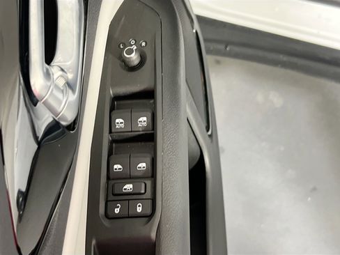 Used 2022 Jeep Compass Limited image 17