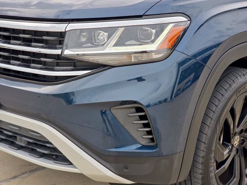 Used 2023 Volkswagen Atlas SE w/ Panoramic Sunroof Package FWD image 7