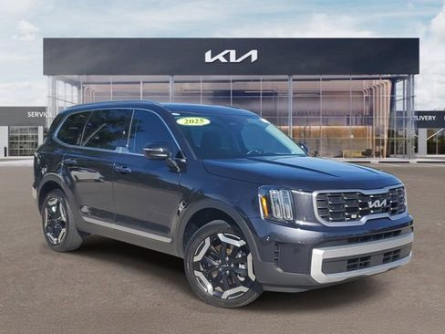 Certified 2025 Kia Telluride S FWD image 1