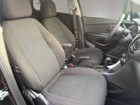 Used 2022 Chevrolet Trax LS w/ Tint and Cruise Package FWD image 24