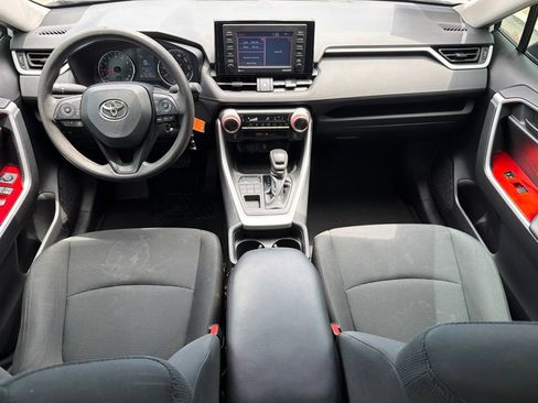 Used 2021 Toyota RAV4 LE AWD/4WD image 19