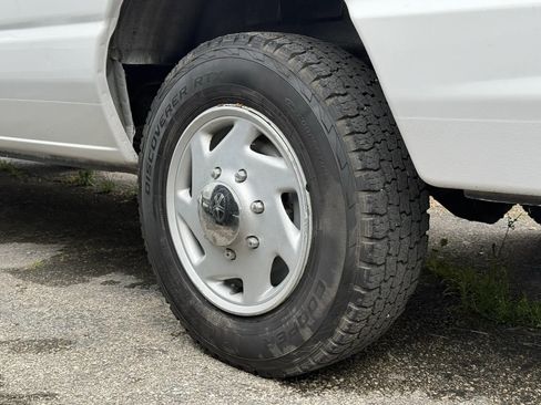 Used 2011 Ford E-150 and Econoline 150 w/ Commercial Cargo Van Pkg image 44