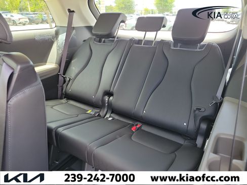 New 2026 Kia Carnival FWD image 12