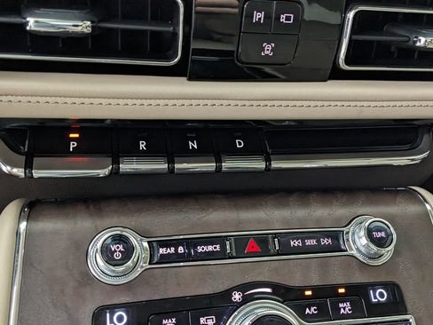 Used 2020 Lincoln Aviator Reserve w/ Equipment Group 201A AWD/4WD image 29