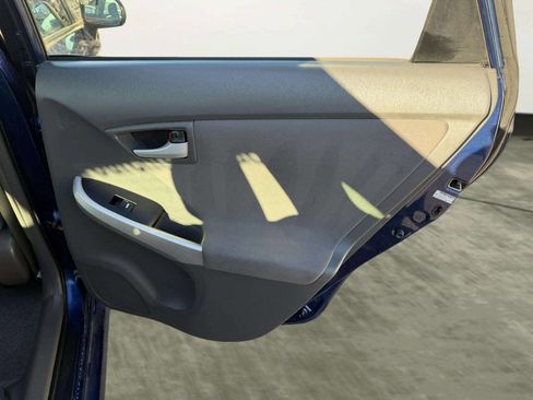 Used 2011 Toyota Prius Five image 22