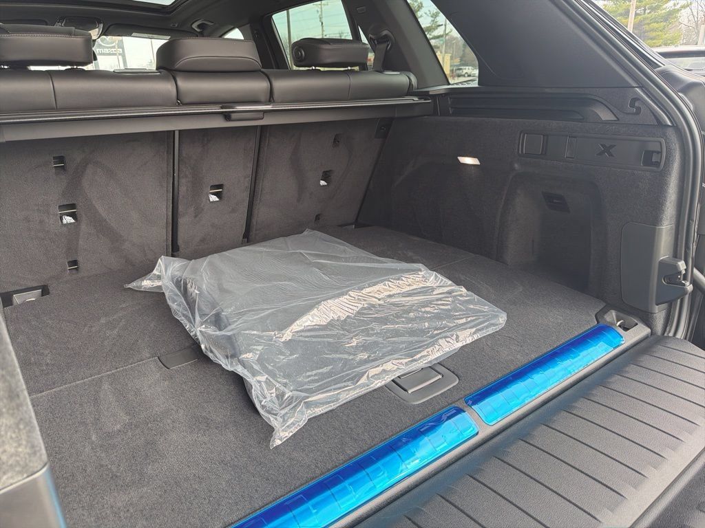 New 2026 BMW X5 xDrive50e w/ Climate Comfort Package AWD/4WD image 11