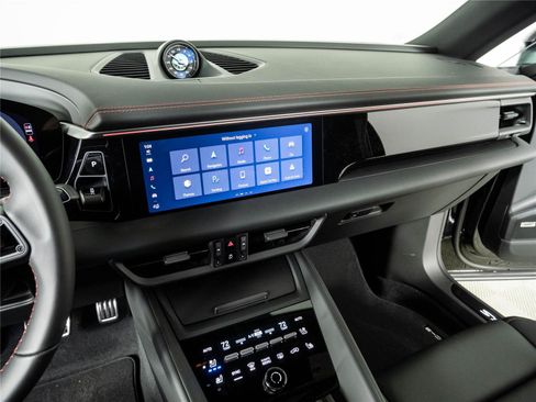 New 2026 Porsche Macan 4S Electric AWD/4WD image 13