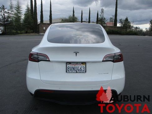 Used 2021 Tesla Model Y Long Range image 6