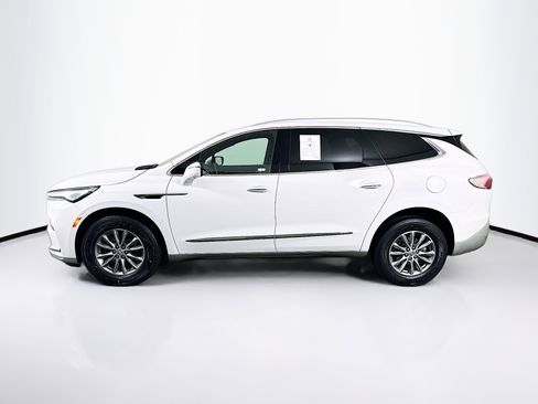 Used 2024 Buick Enclave Premium image 4