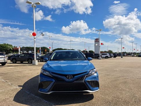 Used 2024 Toyota Camry XSE FWD image 2
