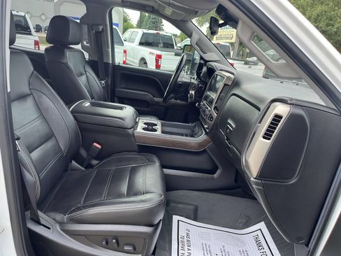 Used 2019 GMC Sierra 2500 Denali w/ Duramax Plus Package AWD/4WD image 32
