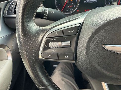 Used 2019 Genesis G70 2.0T Sport RWD image 14