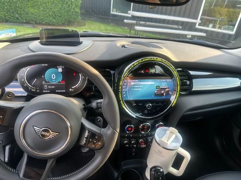 Used 2024 MINI Cooper S FWD image 8