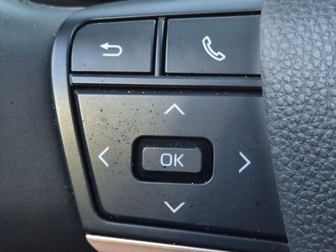 Used 2023 Toyota Crown AWD/4WD image 11