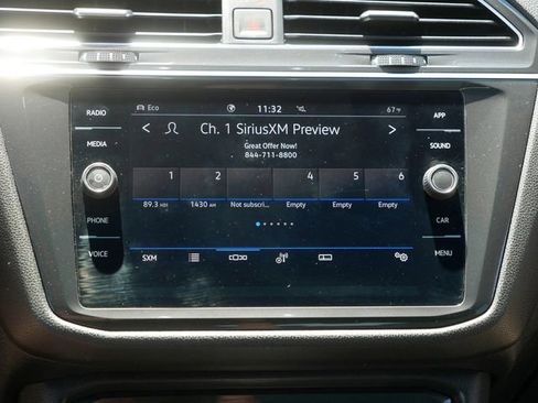 Certified 2023 Volkswagen Tiguan SE w/ Panoramic Sunroof Package AWD/4WD image 28