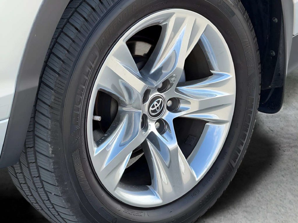 Used 2018 Toyota Highlander Limited AWD/4WD image 41