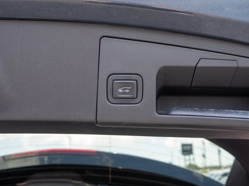 Used 2019 Cadillac XT4 Premium Luxury w/ Cold Weather Package FWD image 34