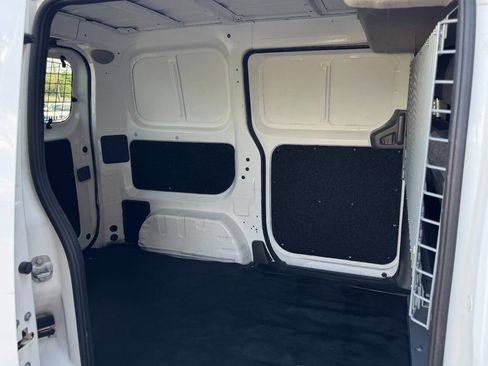 Used 2019 Nissan NV200 S image 28