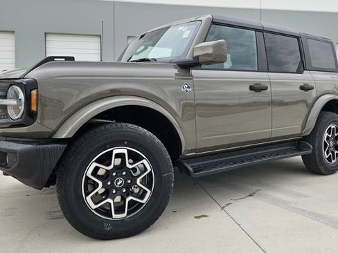 New 2026 Ford Bronco Outer Banks image 1