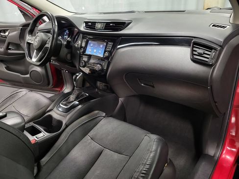 Used 2018 Nissan Rogue Sport SL w/ SL Premium Package AWD/4WD image 32