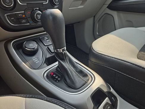 Used 2018 Jeep Compass Latitude w/ Popular Equipment Group AWD/4WD image 26