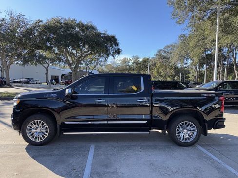 Used 2023 Chevrolet Silverado 1500 High Country w/ Technology Package image 4
