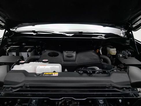 Used 2025 Toyota Tundra SR5 w/ SR5 Convenience Package AWD/4WD image 18