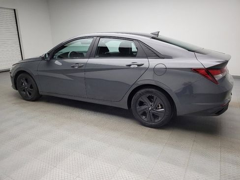 Used 2023 Hyundai Elantra SEL w/ Preferred Accessory Package FWD image 3