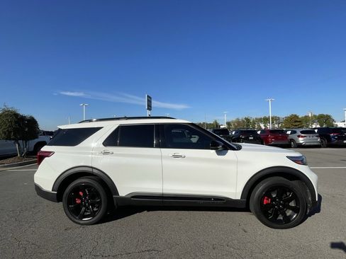Used 2020 Ford Explorer ST w/ ST Street Pack image 8