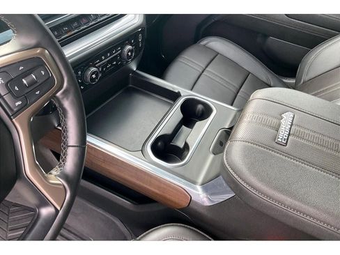 Used 2024 Chevrolet Silverado 3500 High Country w/ Technology Package image 19