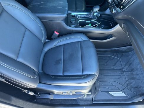 Used 2023 Chevrolet Traverse LT w/ LPO, Floor Liner Package image 16