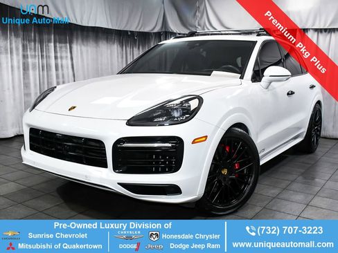 Used 2021 Porsche Cayenne GTS w/ Premium Package Plus AWD/4WD image 1