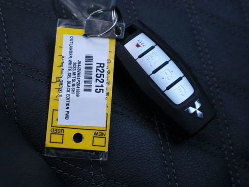 Used 2023 Mitsubishi Outlander SEL image 35