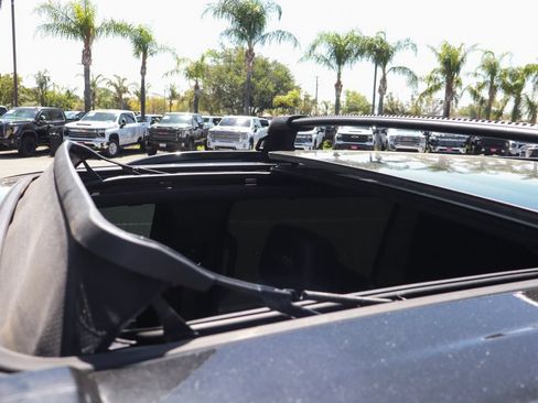 Used 2021 Chevrolet Suburban High Country AWD/4WD image 32