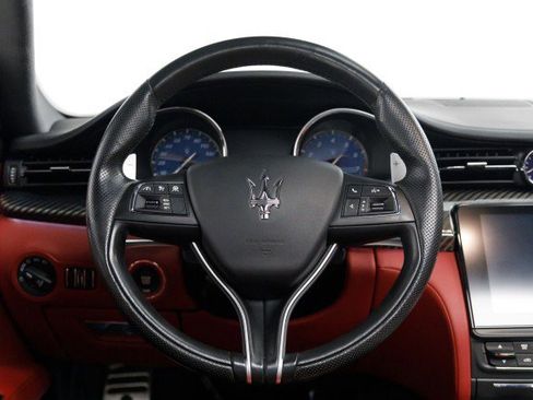 Used 2020 Maserati Quattroporte S GranSport image 16