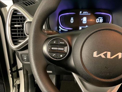 Used 2025 Kia Soul LX FWD image 18