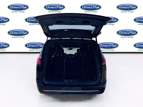 Used 2025 Chrysler Pacifica Select FWD image 24