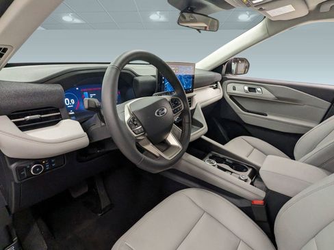 New 2026 Ford Explorer Active w/ Active Comfort Package image 3