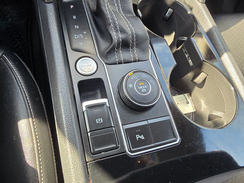 Used 2023 Volkswagen Atlas SEL AWD/4WD image 28