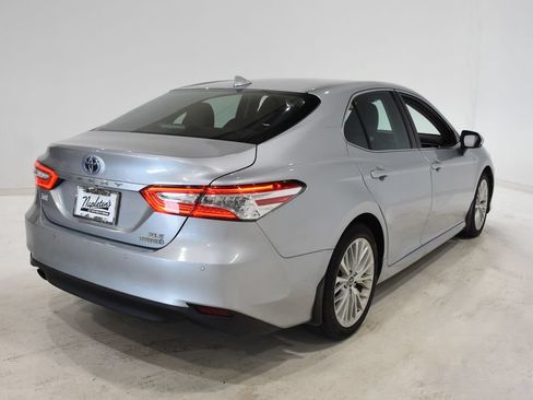 Used 2018 Toyota Camry XLE w/ Audio Package FWD image 5