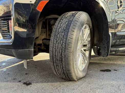 Used 2022 GMC Yukon XL SLT image 35