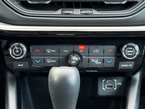 Used 2024 Jeep Compass Trailhawk image 25