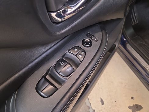 Used 2023 Nissan Murano SV image 12