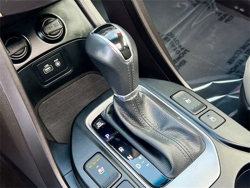 Used 2018 Hyundai Santa Fe SE image 17