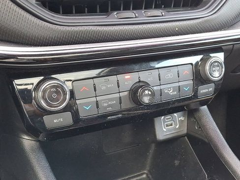 Certified 2022 Jeep Compass Trailhawk w/ Sun and Sound Group AWD/4WD image 16